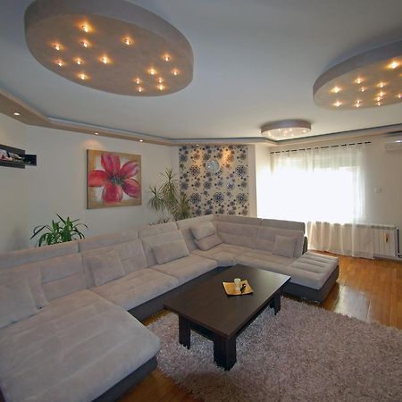 Franstal Apartments Belgrado Exterior foto